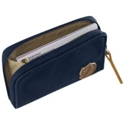 FJÄLLRÄVEN Zip Card Holder - Wallet -Camping Specialty Store fjaellraeven zip card holder wallet detail 3