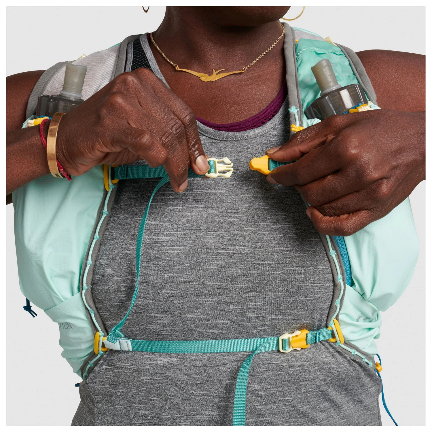 Ultimate Direction Women's Ultra Vesta 6.0 - Trail Running Backpack 6 Ultimate Direction Women's Ultra Vesta 6.0 - Trail Running Backpack - Image 4